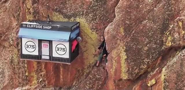 世界“最牛商店”,建在1828米悬崖上,卖的都是什么?