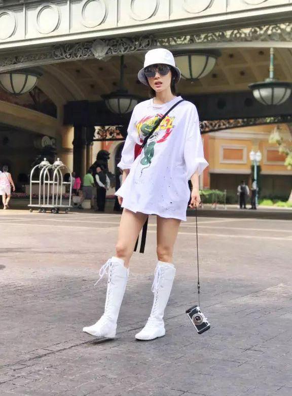 杨幂娜扎的腿看起来又长又细,原来她们都爱玩这样的套路!