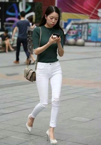 不同颜色的牛仔裤，穿出不同风格的你，GET了什么叫精致型美人！