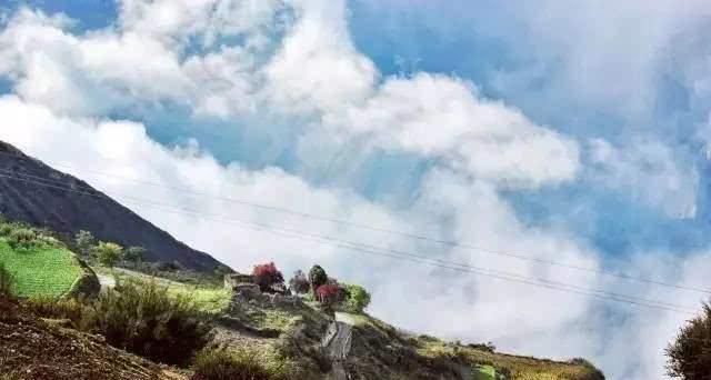  「叫板」四川敢叫板九寨沟和稻城亚丁的小城，美得惊人却很低调