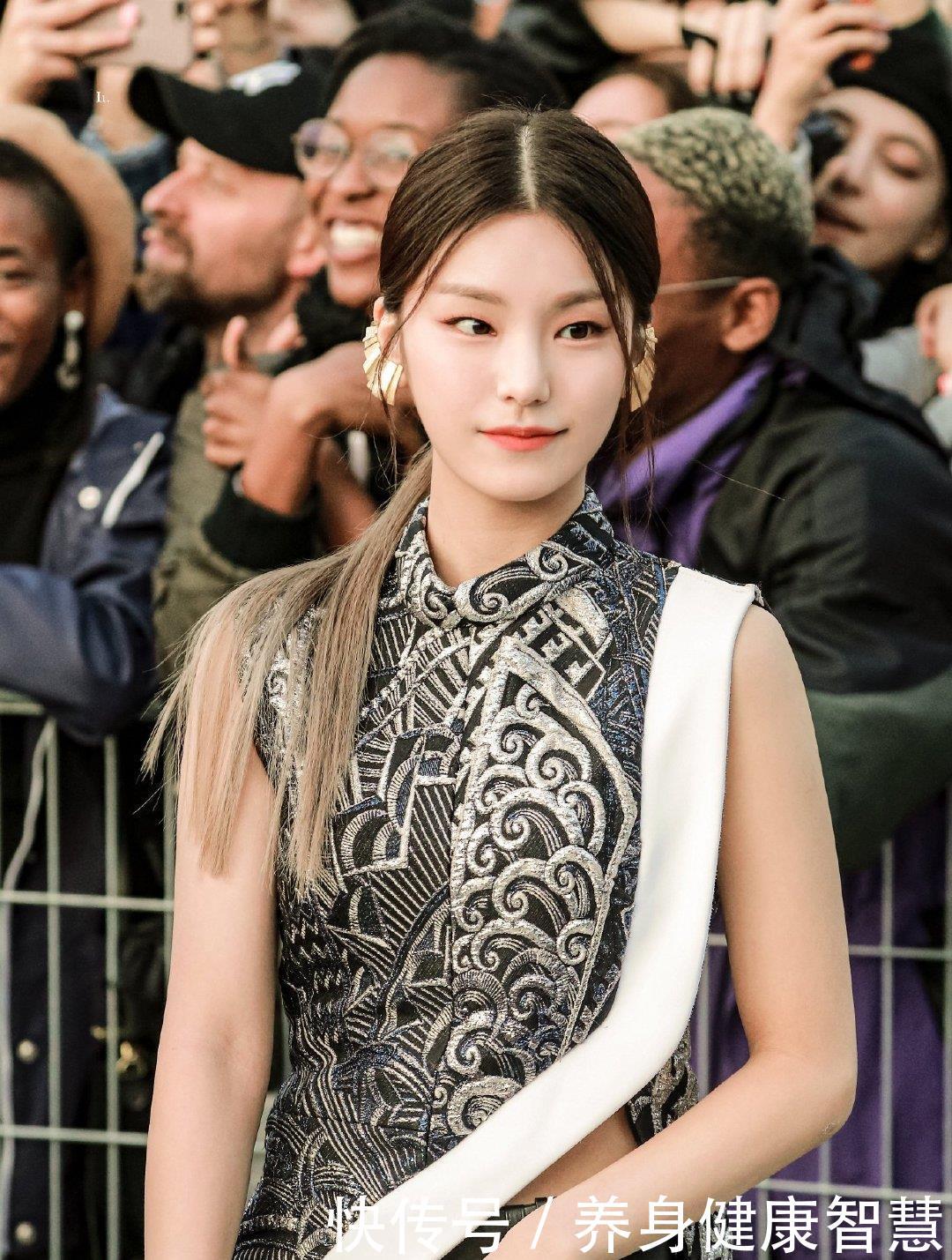 「皮裤」黄礼志出席大牌活动上不了台面死亡皮裤穿出高级感,还是太年轻