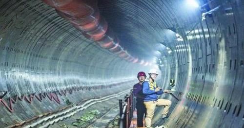  中国■美国地铁24小时运行，中国却晚上11点就下班？游客：差距