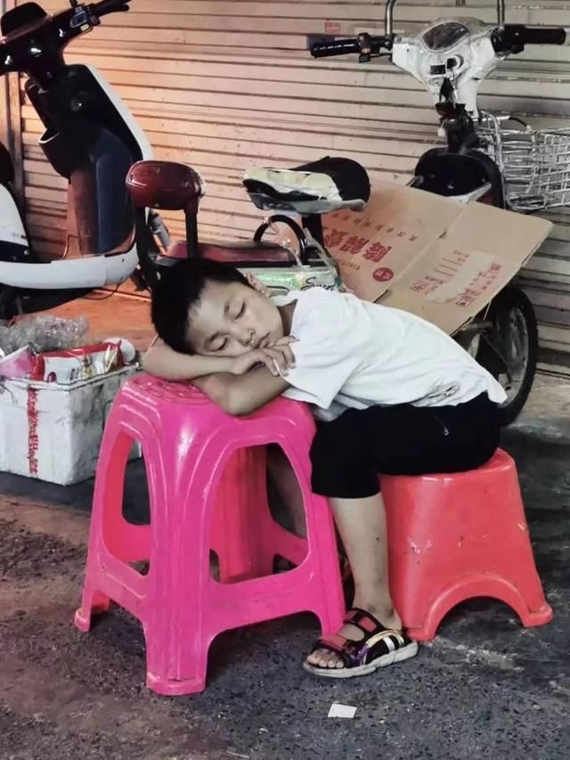  赵彬：看完这个外卖小哥的朋友圈，我惊了