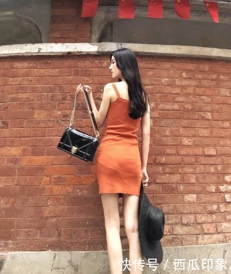  #简洁#洋溢着高贵气质女，非常简洁干练，又令人向往