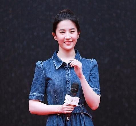 刘亦菲瘦回90斤，又可以靠脸吃饭了!