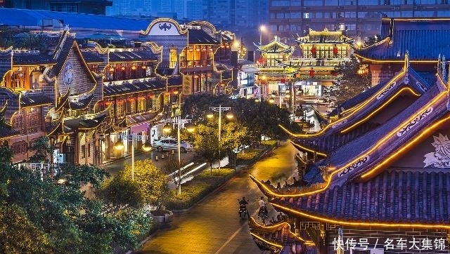 成都有两条老街，一是百姓的市井，一是浓缩的精华，你喜欢哪一个