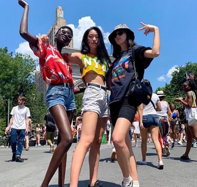  「气质」秀场中与众不同的黑天鹅：非裔女模特Madit，信心气质狂爆！