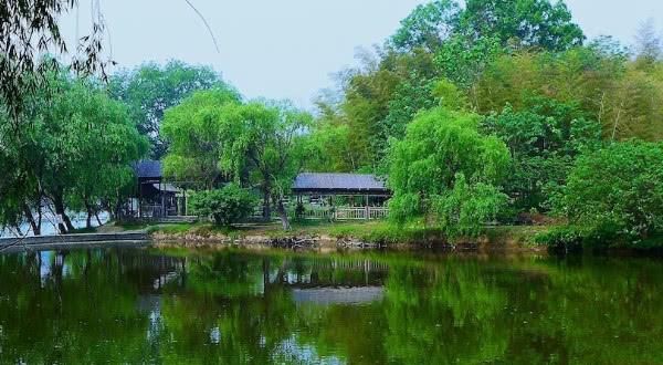 江苏被人遗忘的山，被称南京九寨沟，因岳飞得名