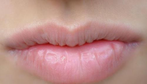  『化学物质』长期“吃”口红，身体可能会面临两个问题，尽早了解比较好