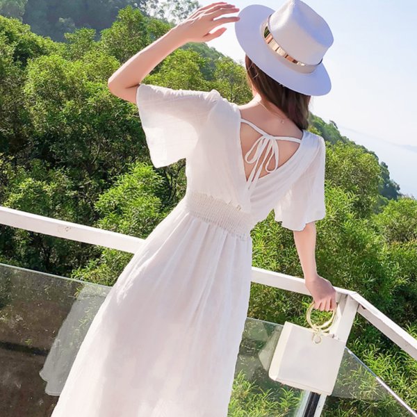 去海边度假?穿这样的沙滩裙!这比穿比基尼还性感撩人