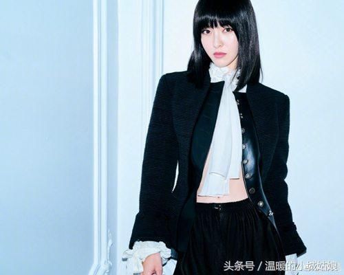 女星穿“露脐装”，热巴性感，赵丽颖腰比头细，奚梦瑶也太拼了