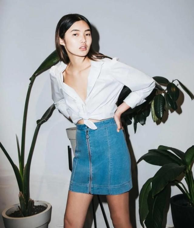 「试试」脸圆的妹子有救了,快试试V领衣复古又大气,连明星们都爱不释手