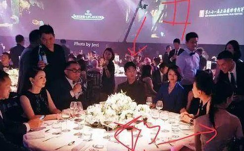 井柏然倪妮宣布分手!工作室辟谣与众不同，前男友冯绍峰躺枪