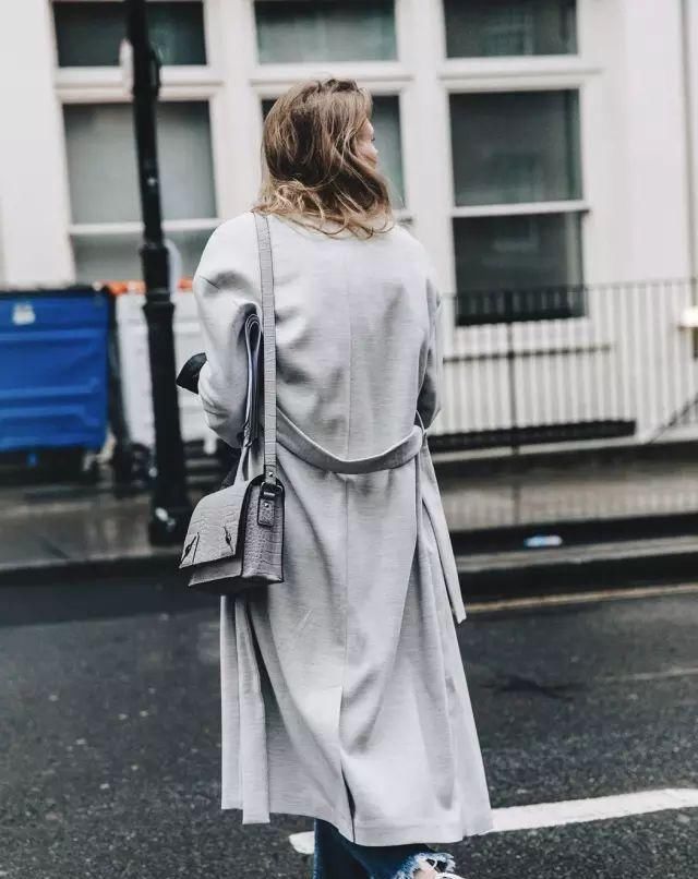  『小常识』什么颜色的包包最好搭衣服?包包日常搭配小常识看这里!