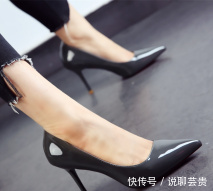  『时髦』阔腿裤配什么鞋？这几双鞋穿上不出错，比小白鞋时髦多了