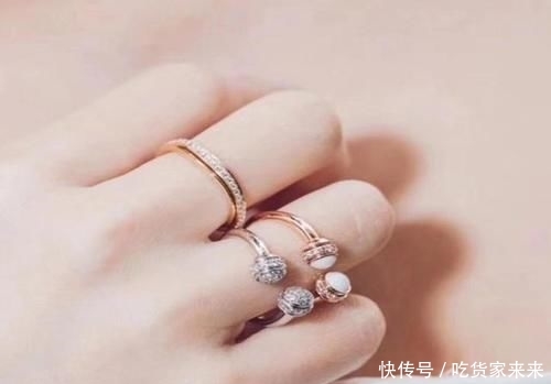  气质@5件饰品，就能让简单的衣服，散发出时尚优雅的女性气质