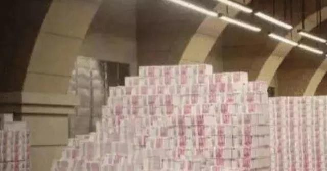 【粉红色】要是你有20个亿的现金，银行行长会开出什么样的条件留住你？