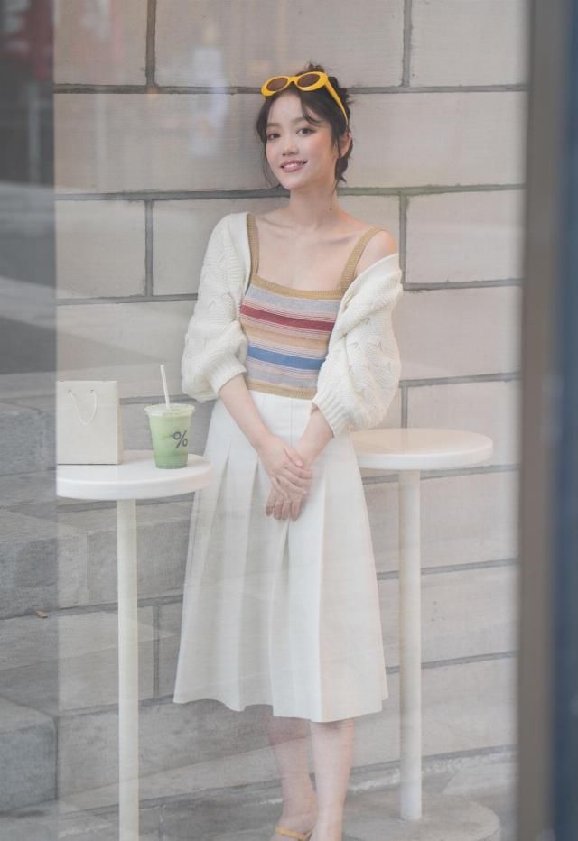 『告别』告别土气俗气!清新又简单的穿搭学一下,初夏穿衣不发愁