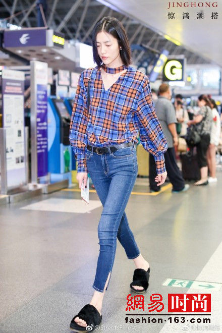 刘雯素颜依旧能打!随便踩双拖鞋就美上了天