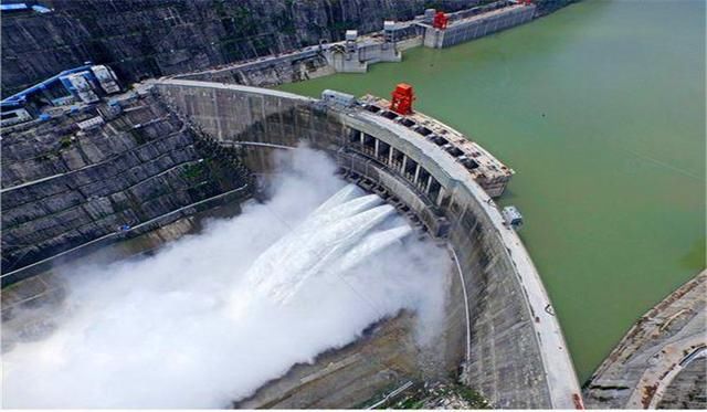 世界最大水电站即将修建完成，建造规模是三峡的两倍，在哪里