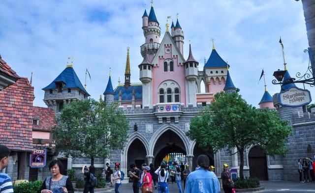 上海迪士尼:游客为何偏要带食物饮料进园,看看这些数据就知道了