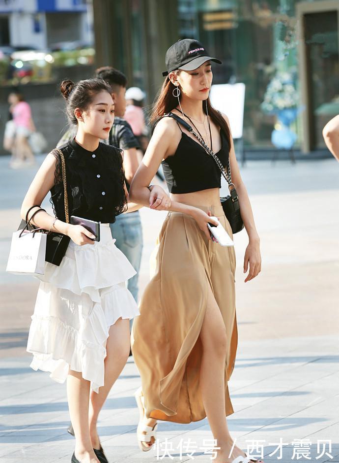 气质■街拍：成都气质小姐姐素颜穿出一种超模的错觉！你是否喜欢？