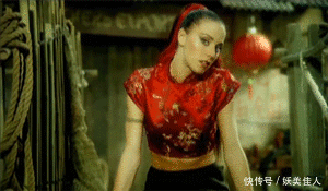  『卡戴珊』老外不适合穿旗袍？卡戴珊和水果姐都穿出别样的风情，让人惊艳！