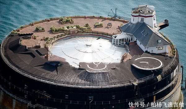 这个城堡废弃了158年，被土豪重金买下改造，结果让人意想不到