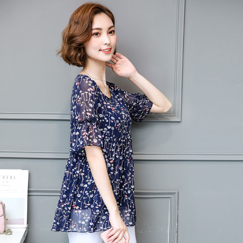 讲真的!70后老婆学下图穿小衫，洋气又迷人，美得令人念念不忘