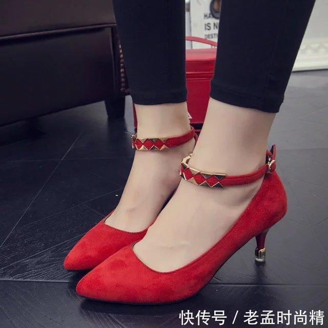  『女人』一双高跟鞋穿出女人的三分柔情，四分女人味！