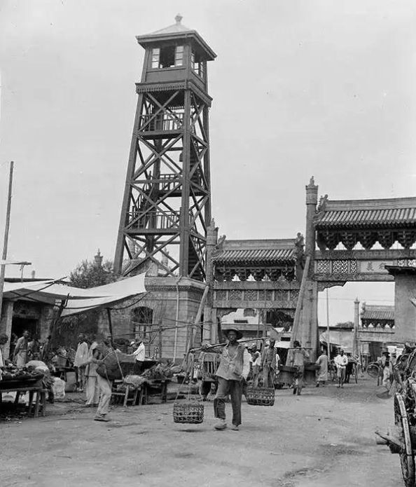  「发现」美国人在鞋盒里发现了6000张中国老照片