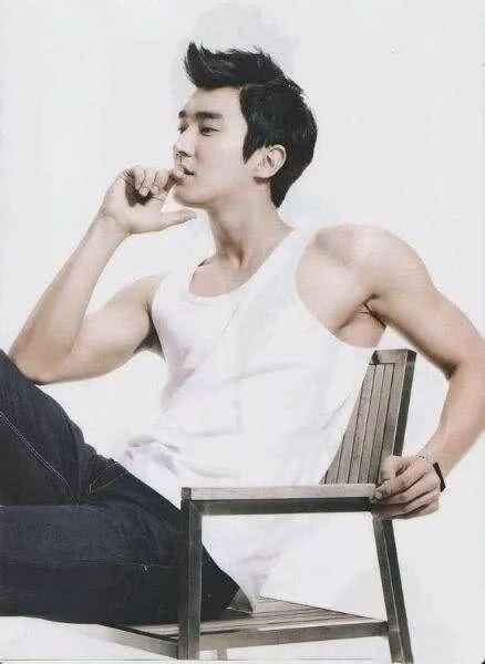 为什么女生穿背心很性感，男生穿就像老大爷!