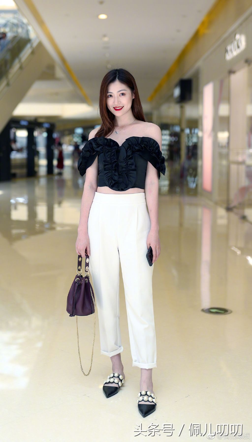 路人街拍:杭州街头的大长腿气质美女姐姐