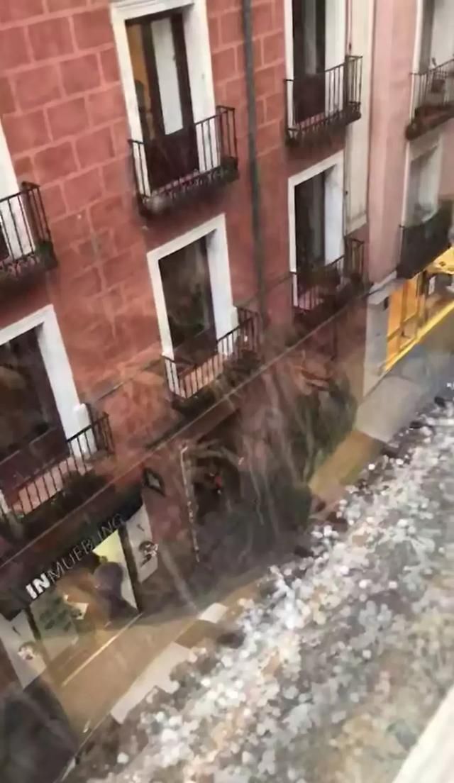 天灾！西班牙突降冰雹大雪，A1公路中断已发生重大车祸！