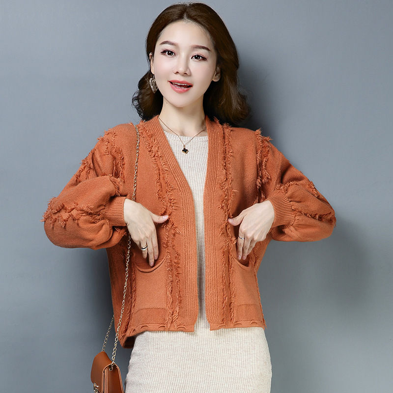 妈妈45岁，就爱穿小衫+小脚裤，入秋从不穿连衣裙!减龄巨时髦