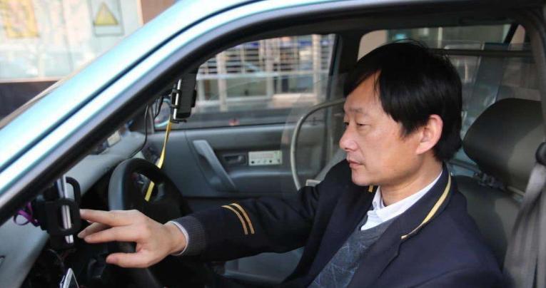 滴滴司机：无证跑滴滴，接单量从32降到17，回家看到收入后愣了