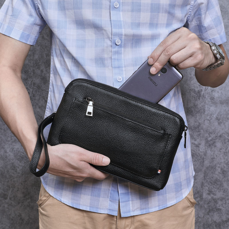 夏天香烟手机放裤袋太尴尬，瞧瞧7月新式男包，霸气体面特能装”