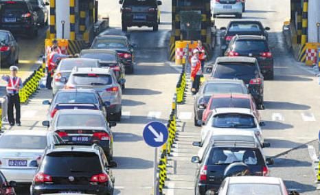 上高速误入ETC车道，倒车就会扣分，教你一个办法免去扣分