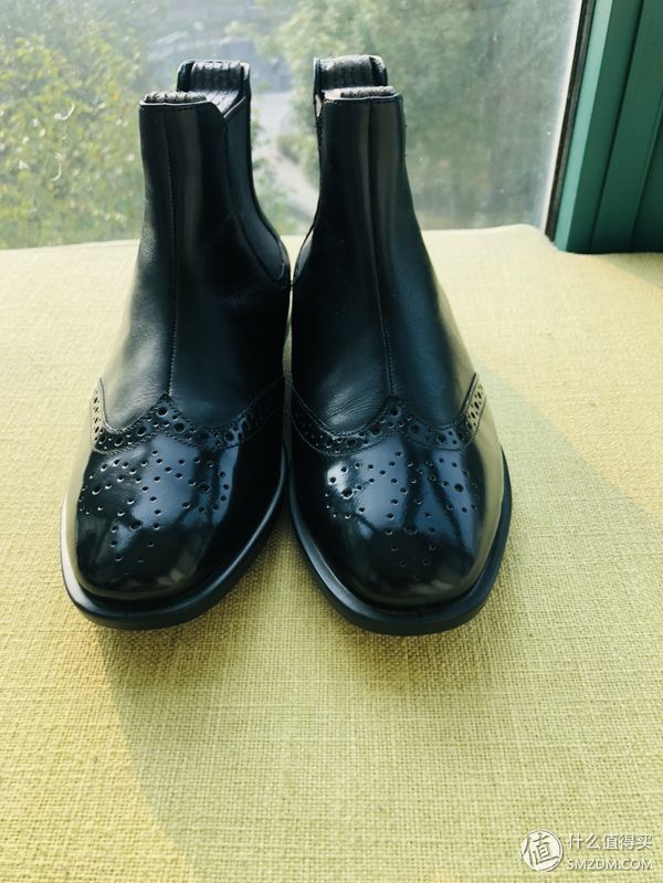 敲代码的小仙女的日常晒鞋 篇三:这双ECCO的雕花切尔西靴真好看