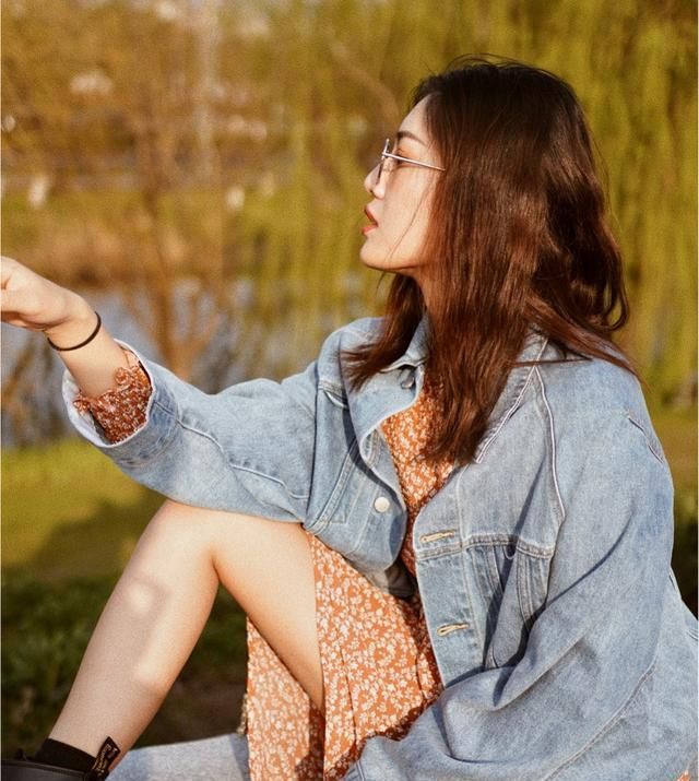 「橘色」时尚橘色系毛衣,减龄称肤又时髦,穿上它你就是最美的女人!