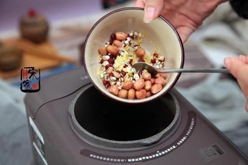  『食材』老公每天拿粥当水喝，在家半个月大肚腩没了，我后悔没一起喝