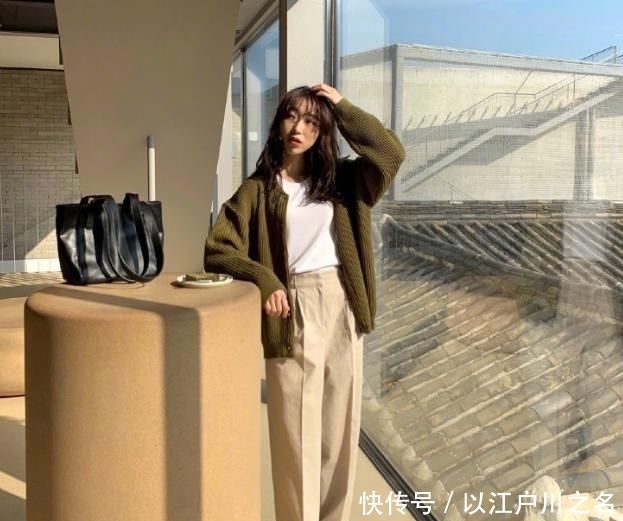 『带着几分』别纠结搭什么裙子?换它时髦指数飙升