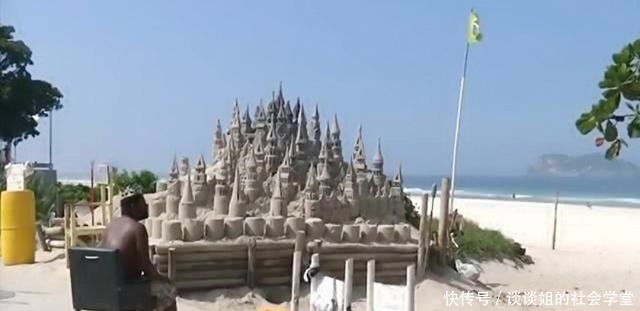 世界最惨“国王”，城堡只有3平米，坏了还要自己修补！