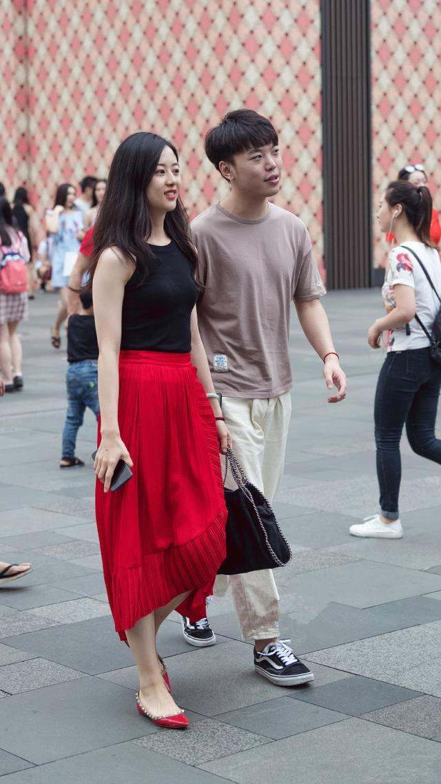 偶遇美女,时尚娇美精致皮肤,哪个是你的菜?