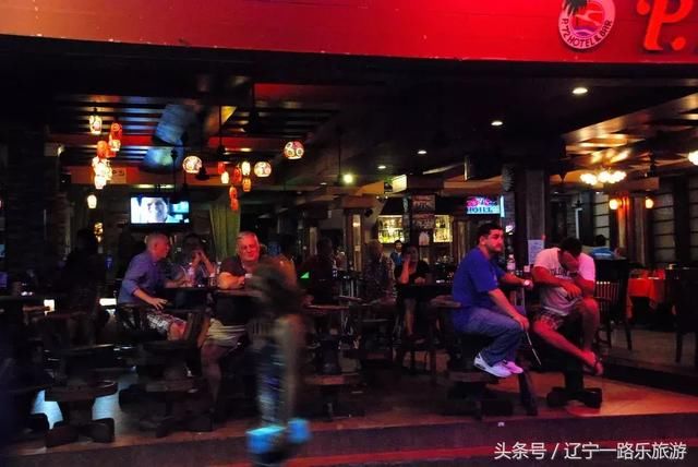 泰国芭提雅的酒吧街，为什么全世界男人都想去？