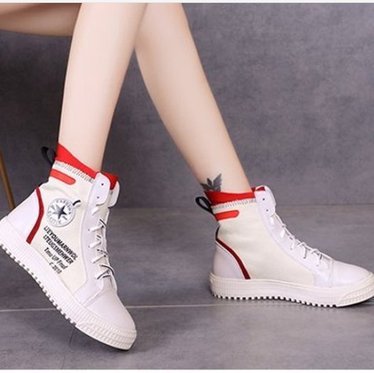 今年流行的女鞋，是这样的款式，时髦洋气，女人味爆表