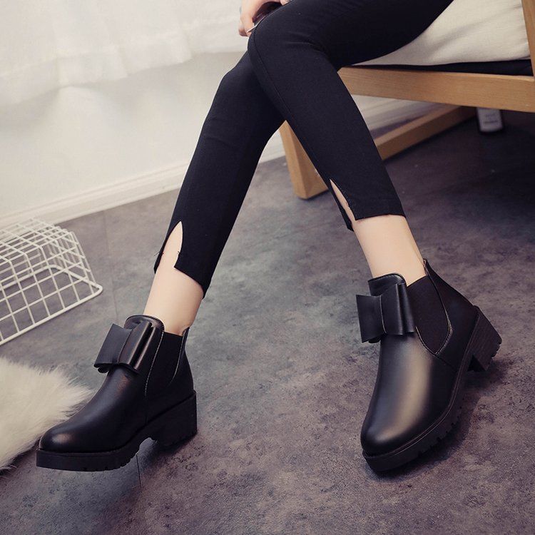 等发了工资，这样的女靴我一定要全买了，上脚高雅回头率贼高