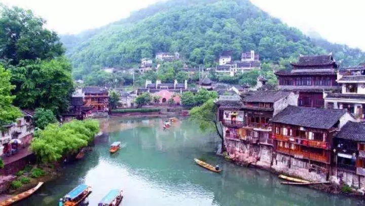 收藏！三四月最不能辜负的10个小众古镇，人少景美，看一眼就不想