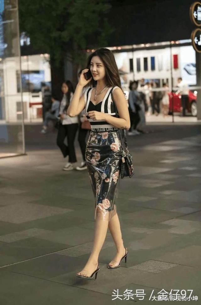 街拍：图一适合做情人，图二适合做老婆，图四适合做女朋友