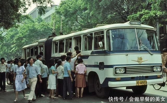  【有钱人】1980年广州老照片：图五让人心酸、图9有钱人才能消费